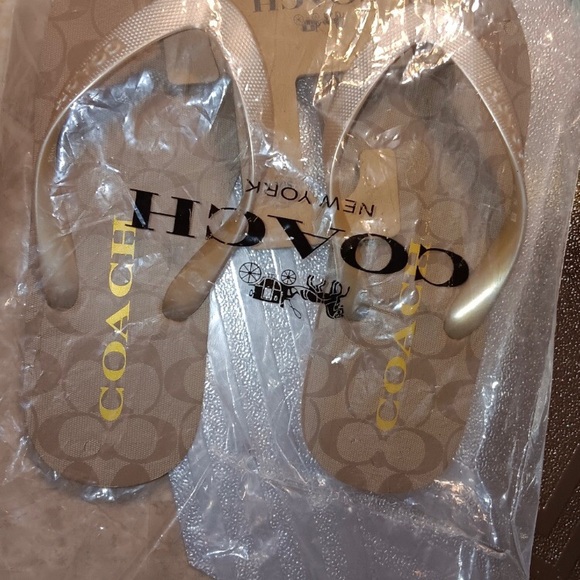 Women’s Coach Flip Flops - Picture 2 of 4